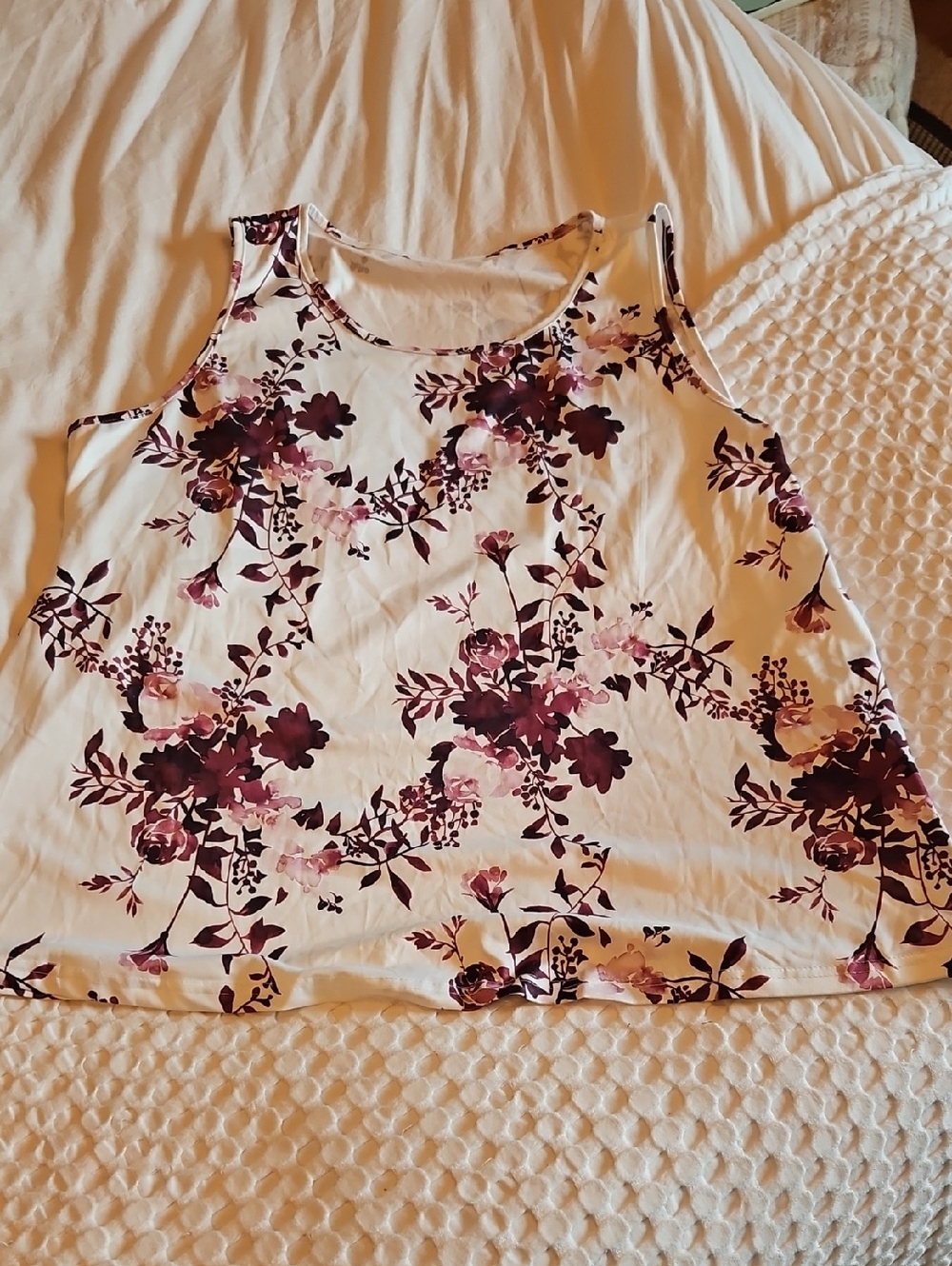 Floral Sleeveless Tank Top in White and Plum 2x